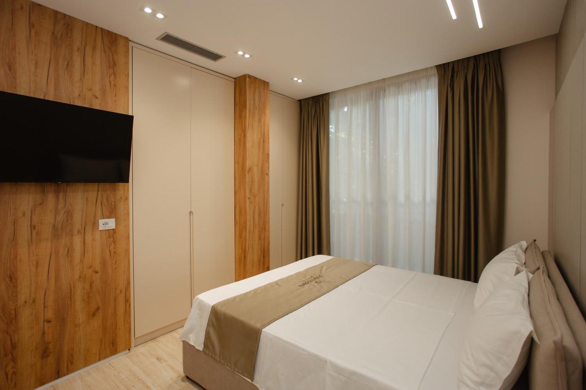 שקודר Downtown Hotel מראה חיצוני תמונה