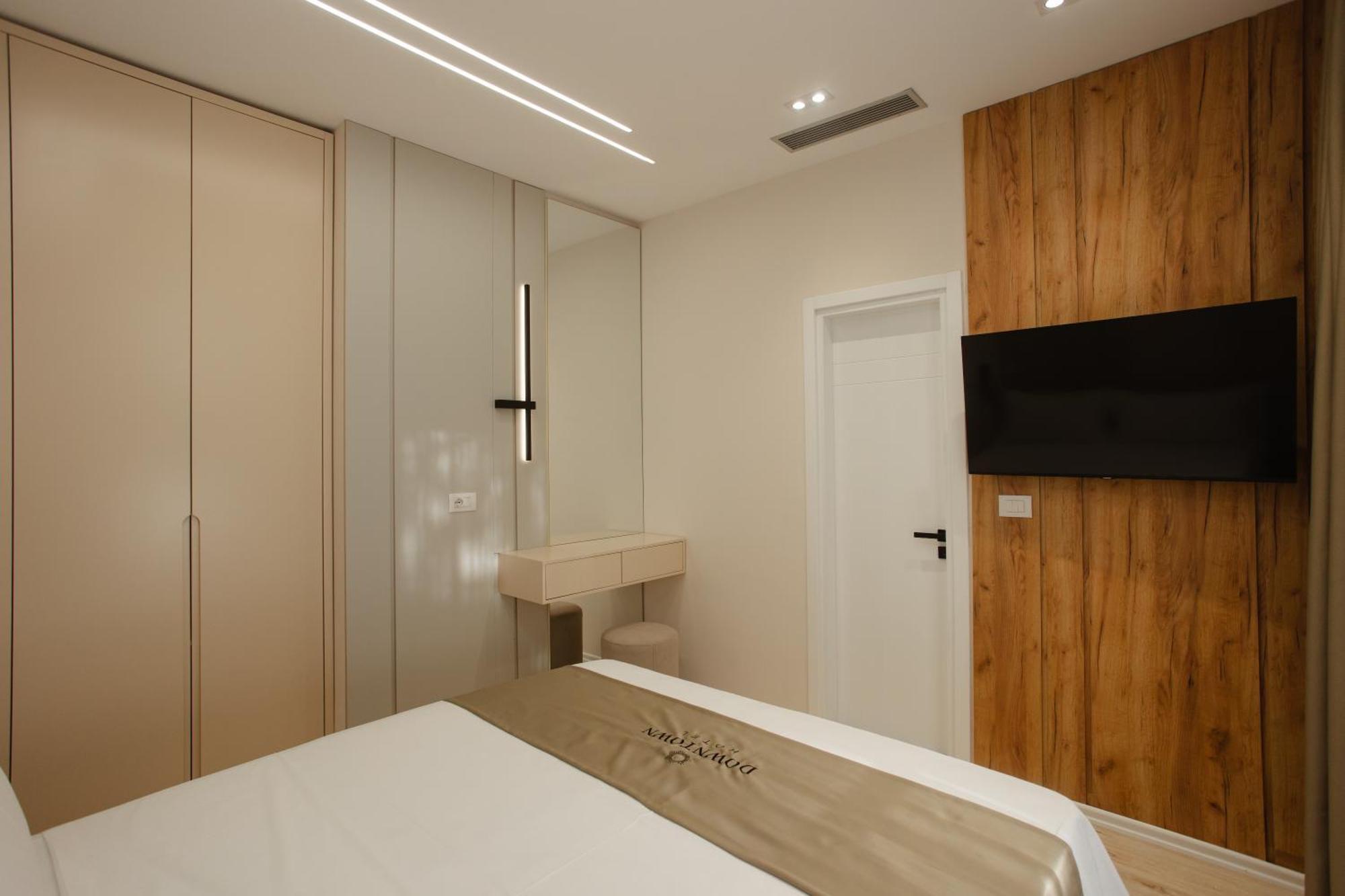 שקודר Downtown Hotel מראה חיצוני תמונה