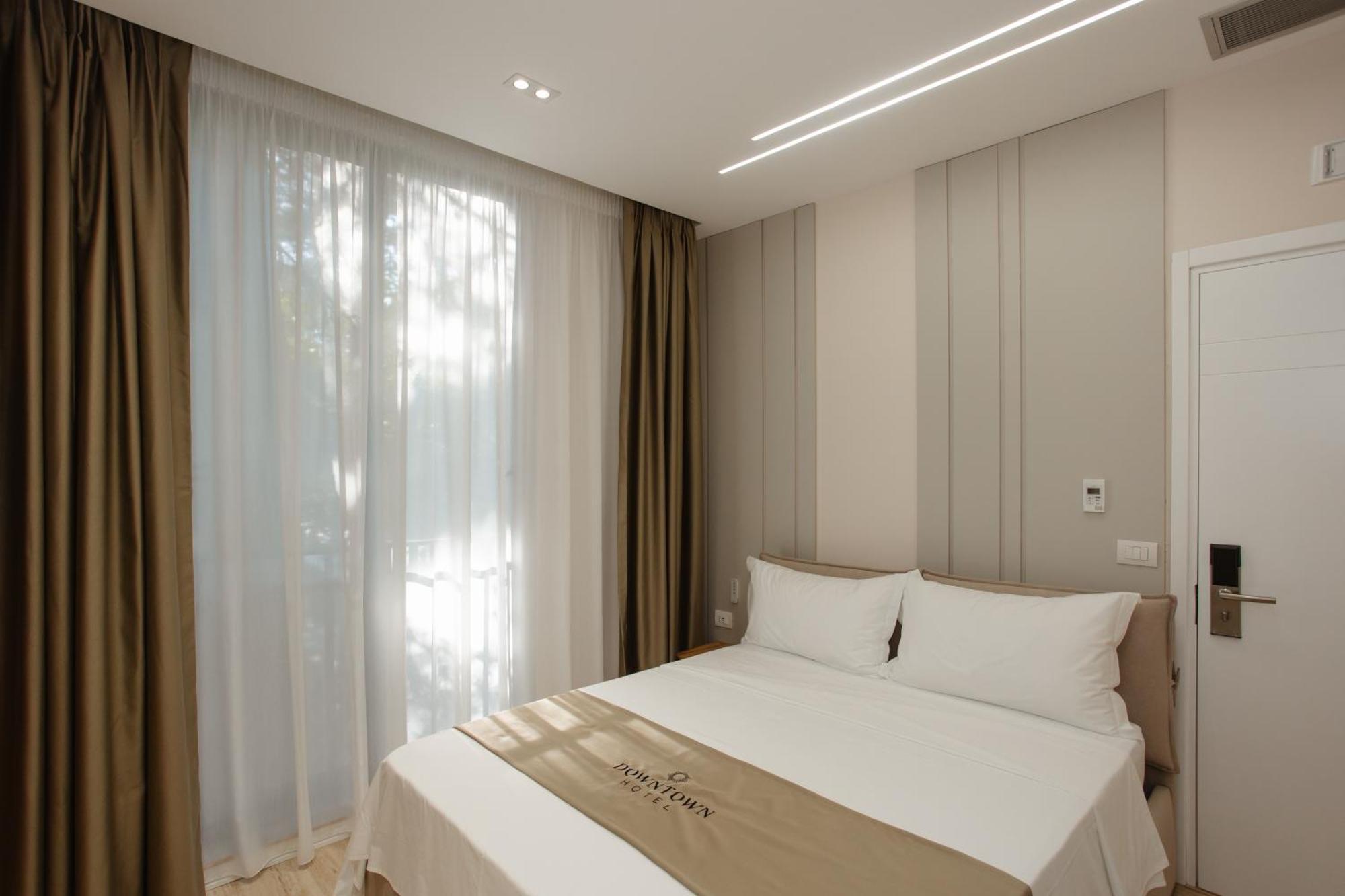 שקודר Downtown Hotel מראה חיצוני תמונה
