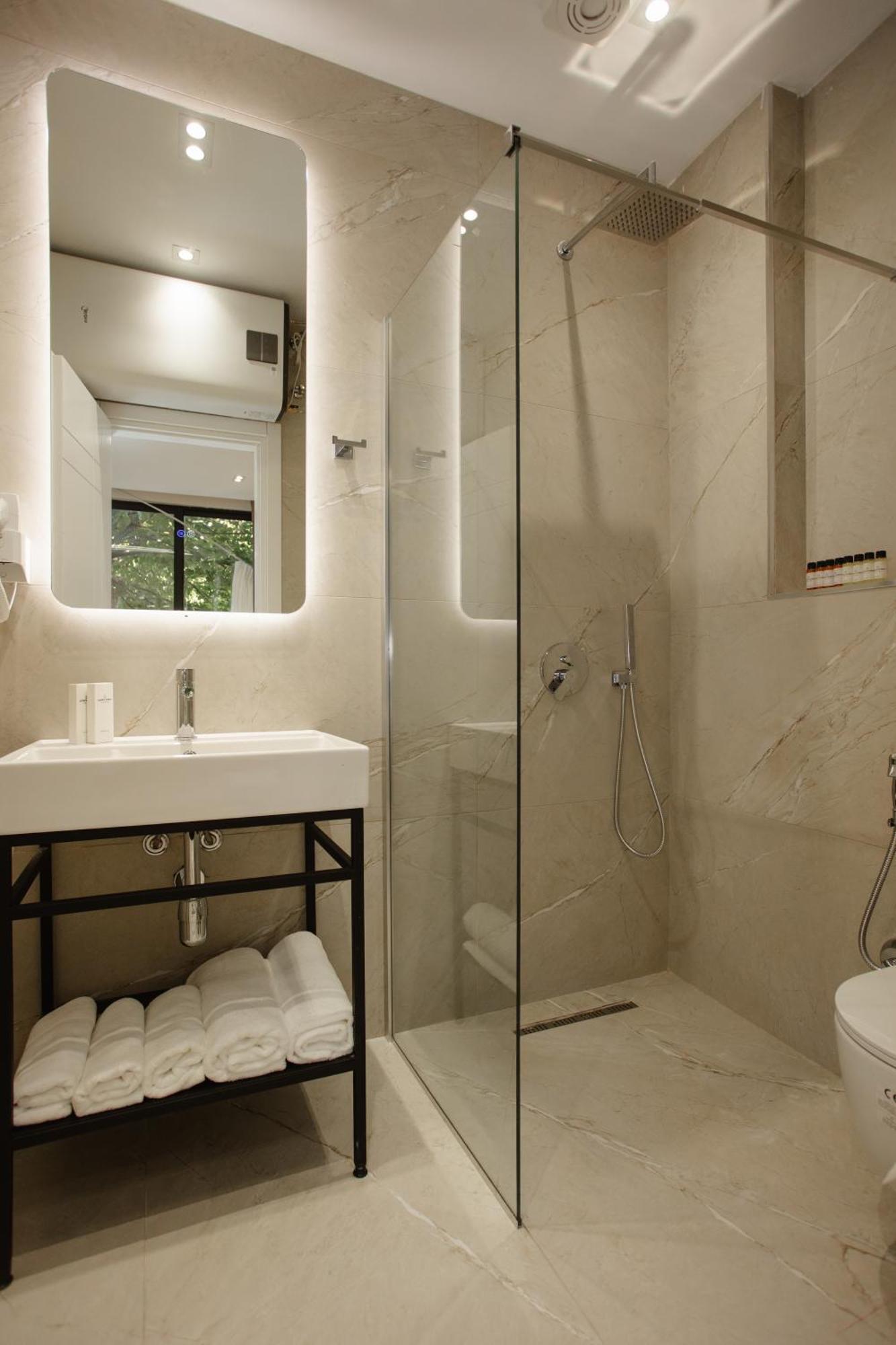שקודר Downtown Hotel מראה חיצוני תמונה