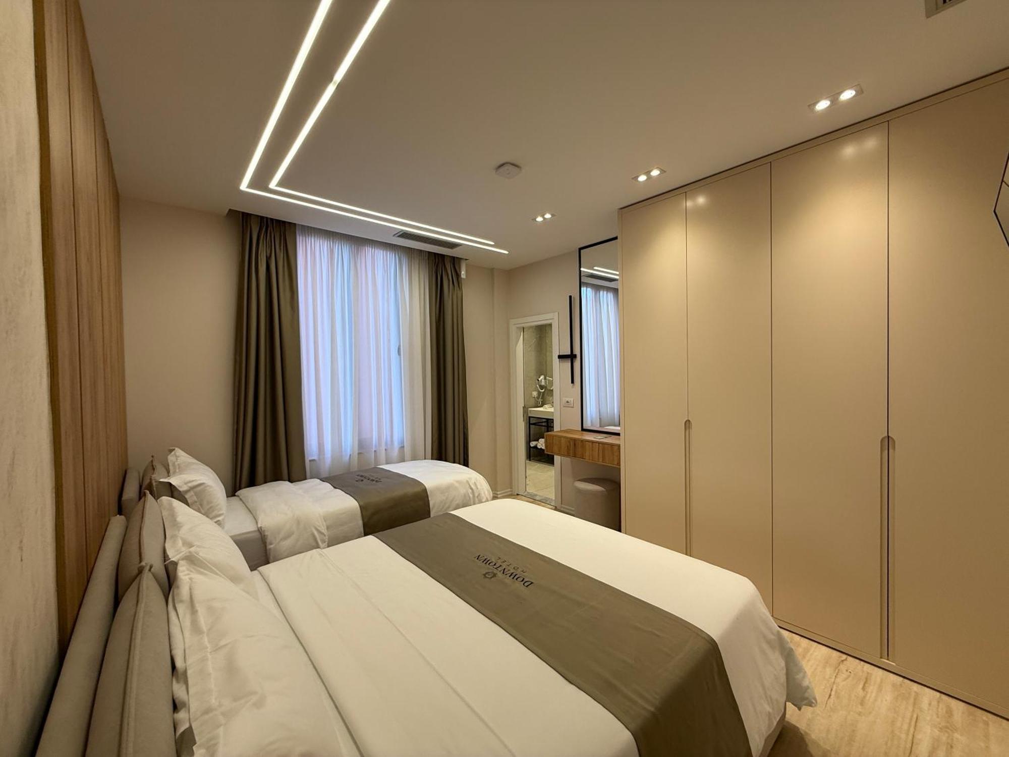 שקודר Downtown Hotel מראה חיצוני תמונה