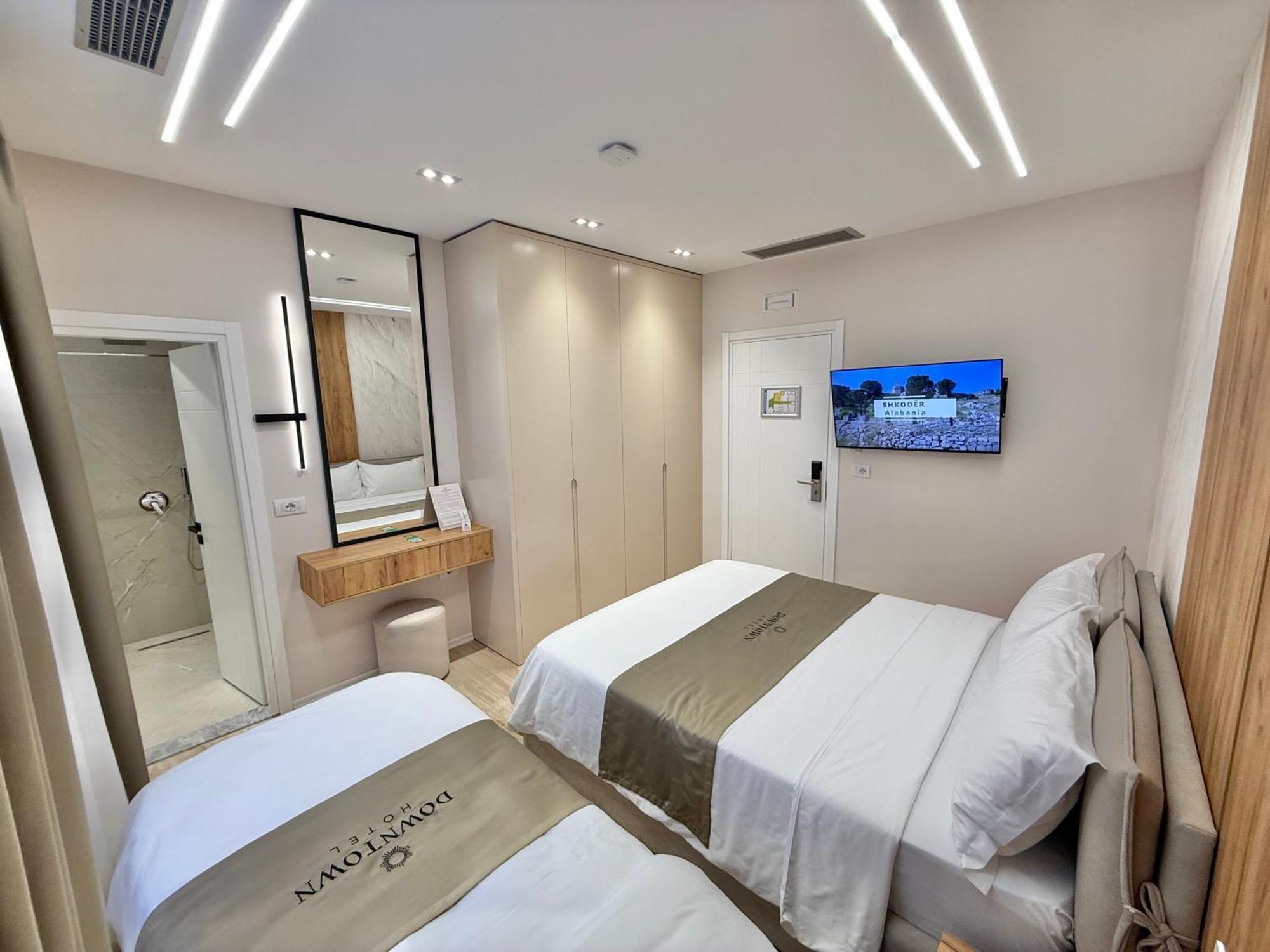 שקודר Downtown Hotel מראה חיצוני תמונה